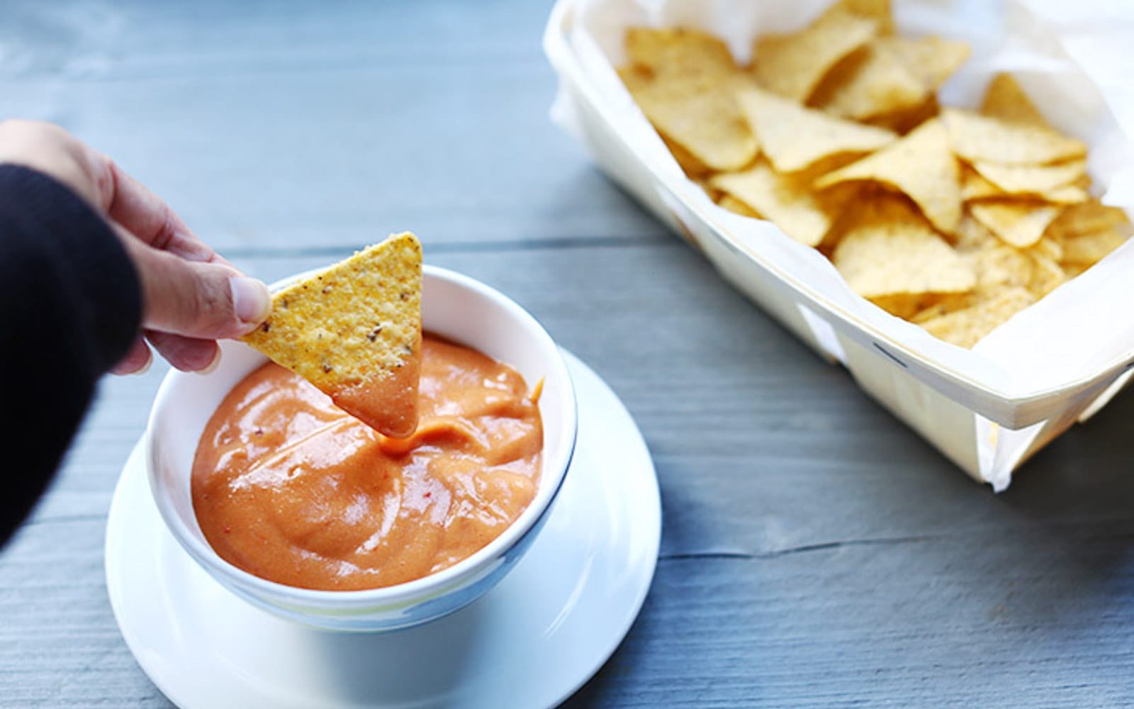 mega-easy-nacho-dip-sauce-left
