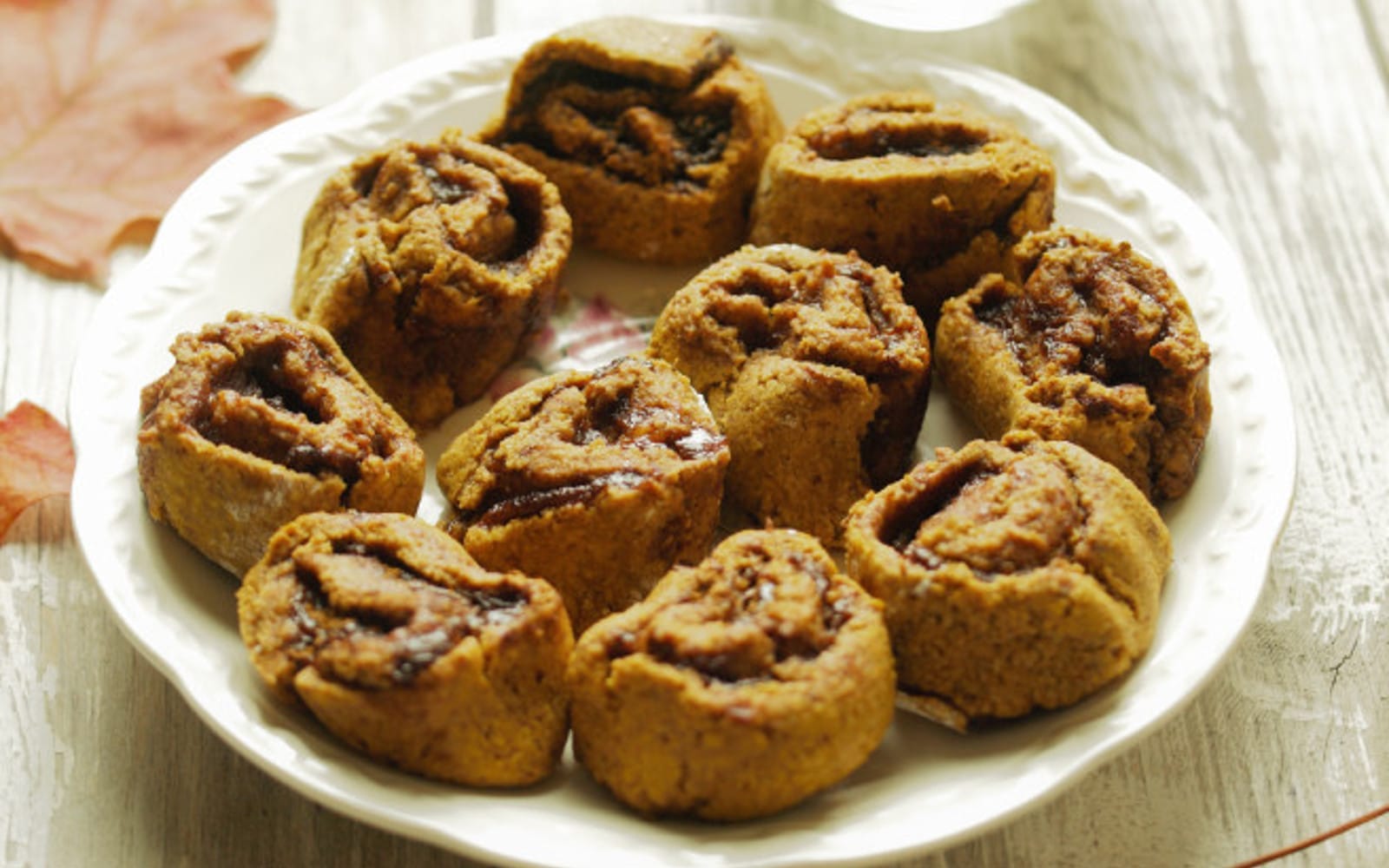 Oil-Free Mini Pumpkin Cinnamon Roll Cookies 