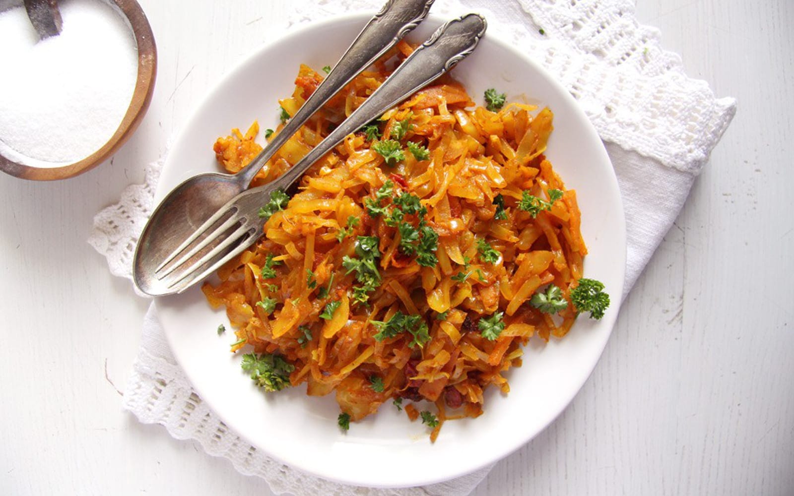 Spicy cabbage turmeric stew