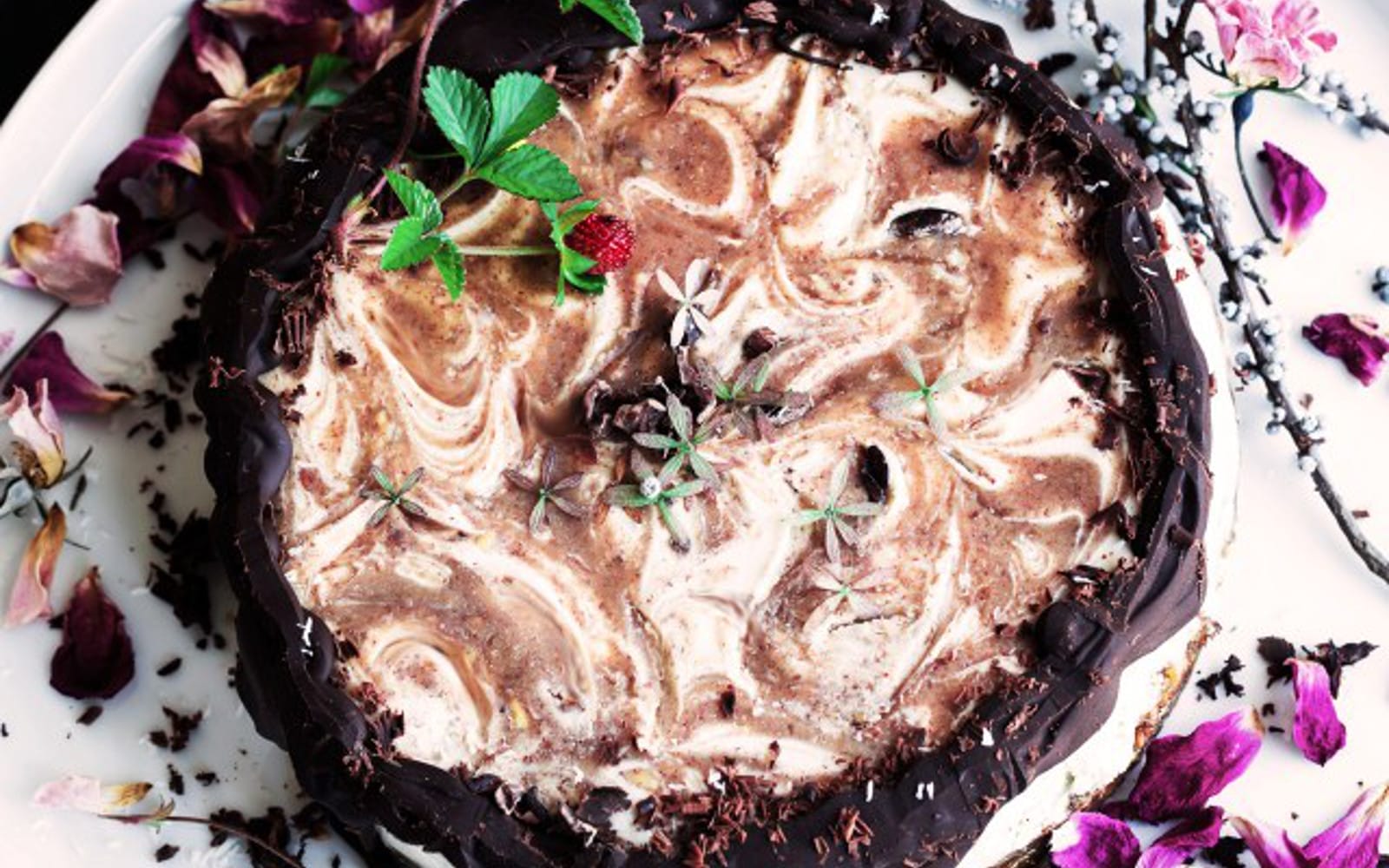 vanilla-caramel-swirl-cheesecake