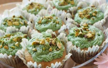 Vegan Rose Water Cupcakes With Buttercream Frosting