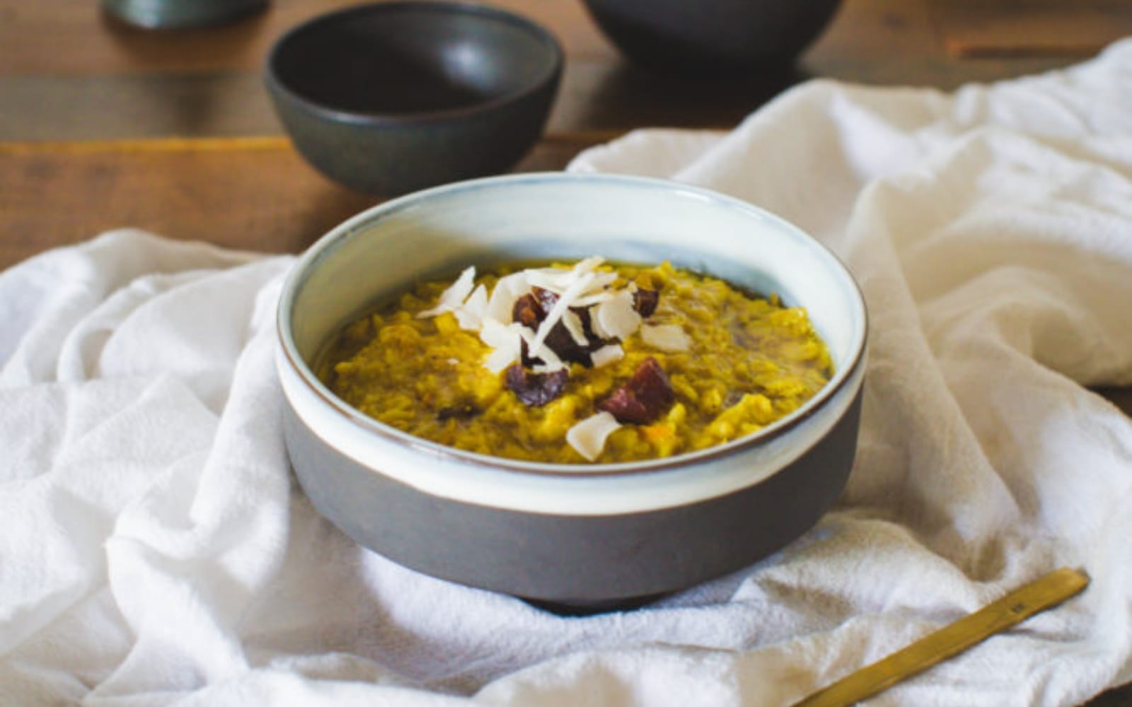 Vegan Turmeric Ginger Oatmeal wth toppings