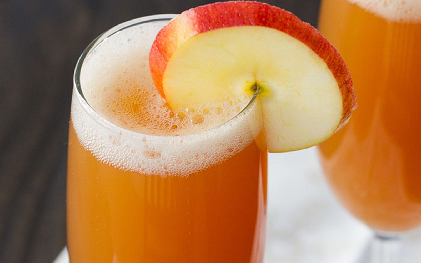 Vegan Honeycrisp Apple Spritzer with apple slice