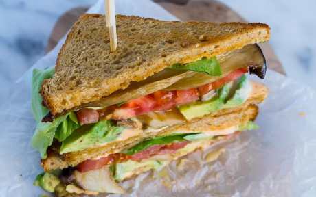 Vegan M.A.L.T. Sandwich with Spicy Aioli, tomato, mushrooms and spread