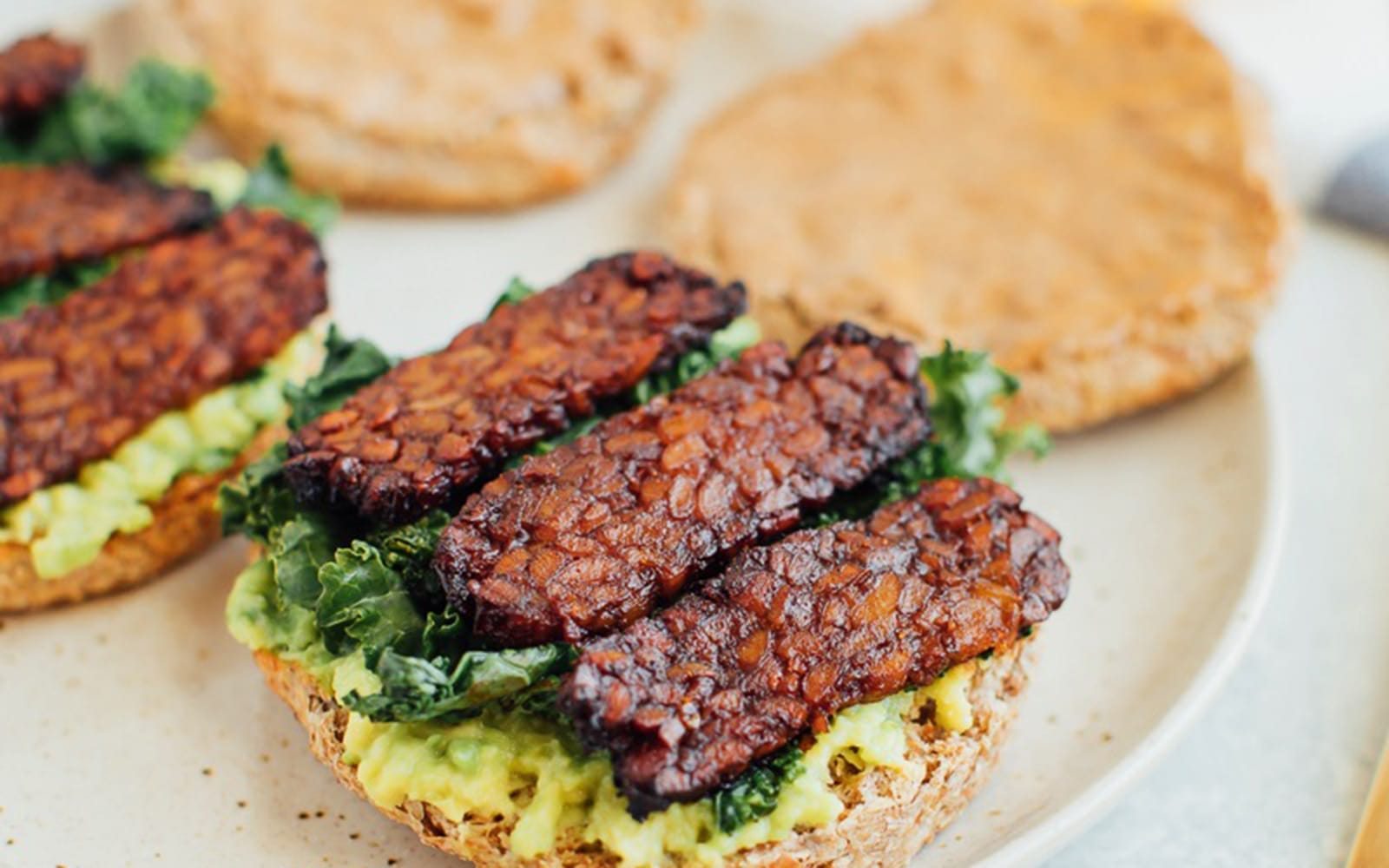 Breakfast Sandwich With Tempeh Bacon