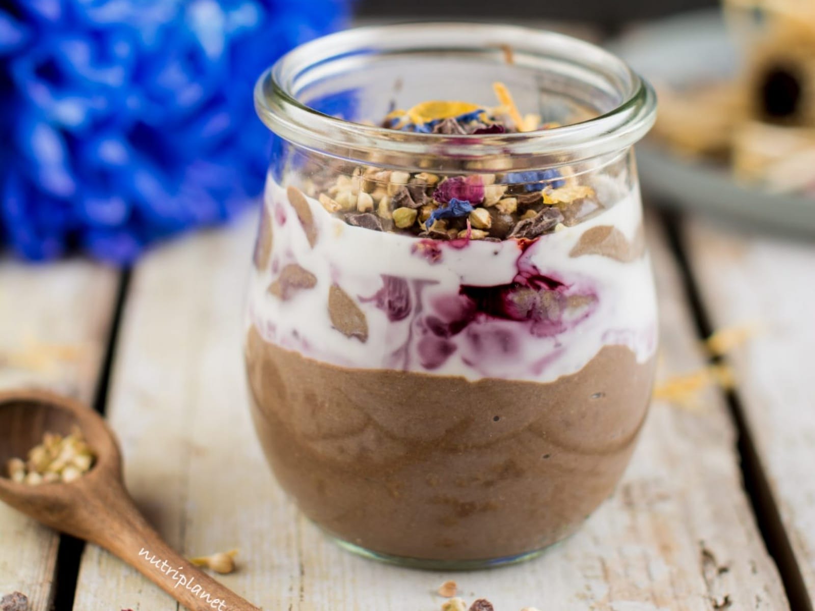 Parfait that can be customized with a wide variety of flavors