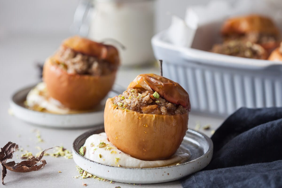 Cinnamon Baked Apples [Vegan]