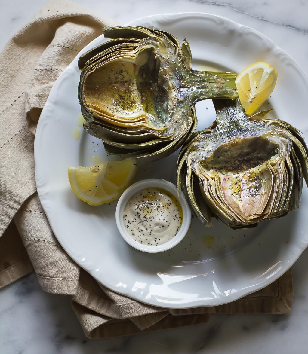 Vegan, Fiber-rich Artichokes with Garlic and Black Pepper Aioli