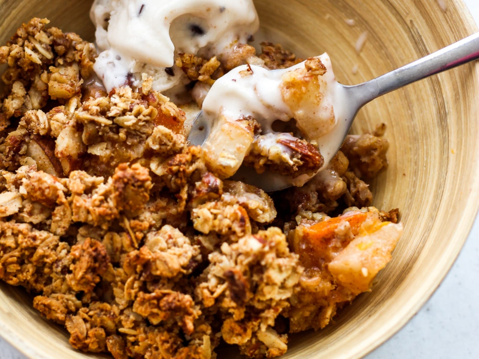 Fall Crumble with Kaki and Pear