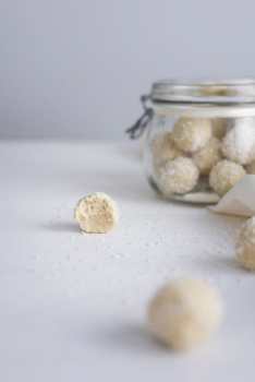 White Chocolate Truffles [Vegan, Paleo]