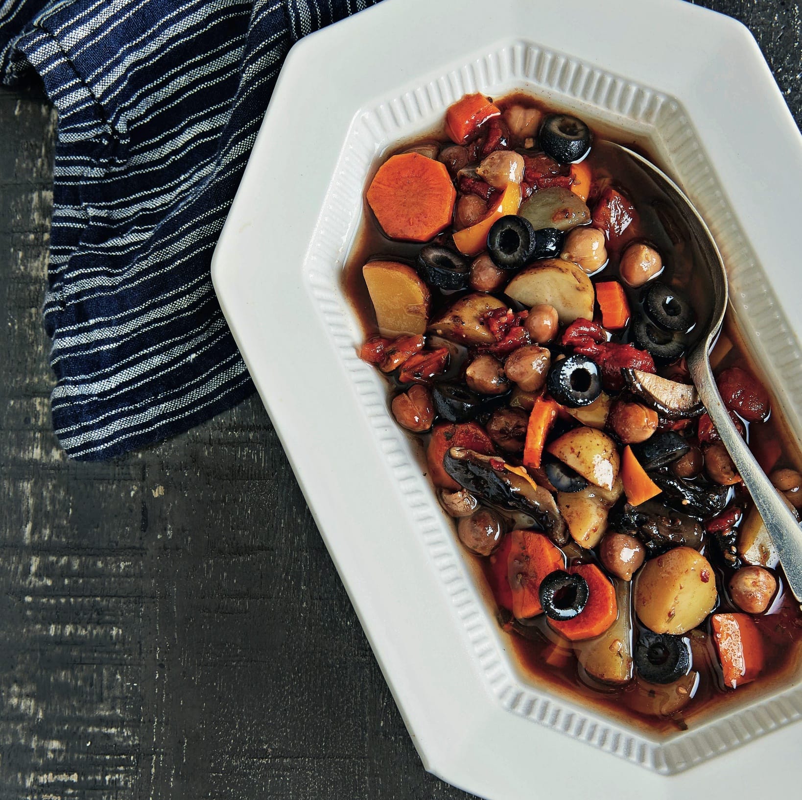 Slow Cooker Chickpea Cacciatore with Potatoes