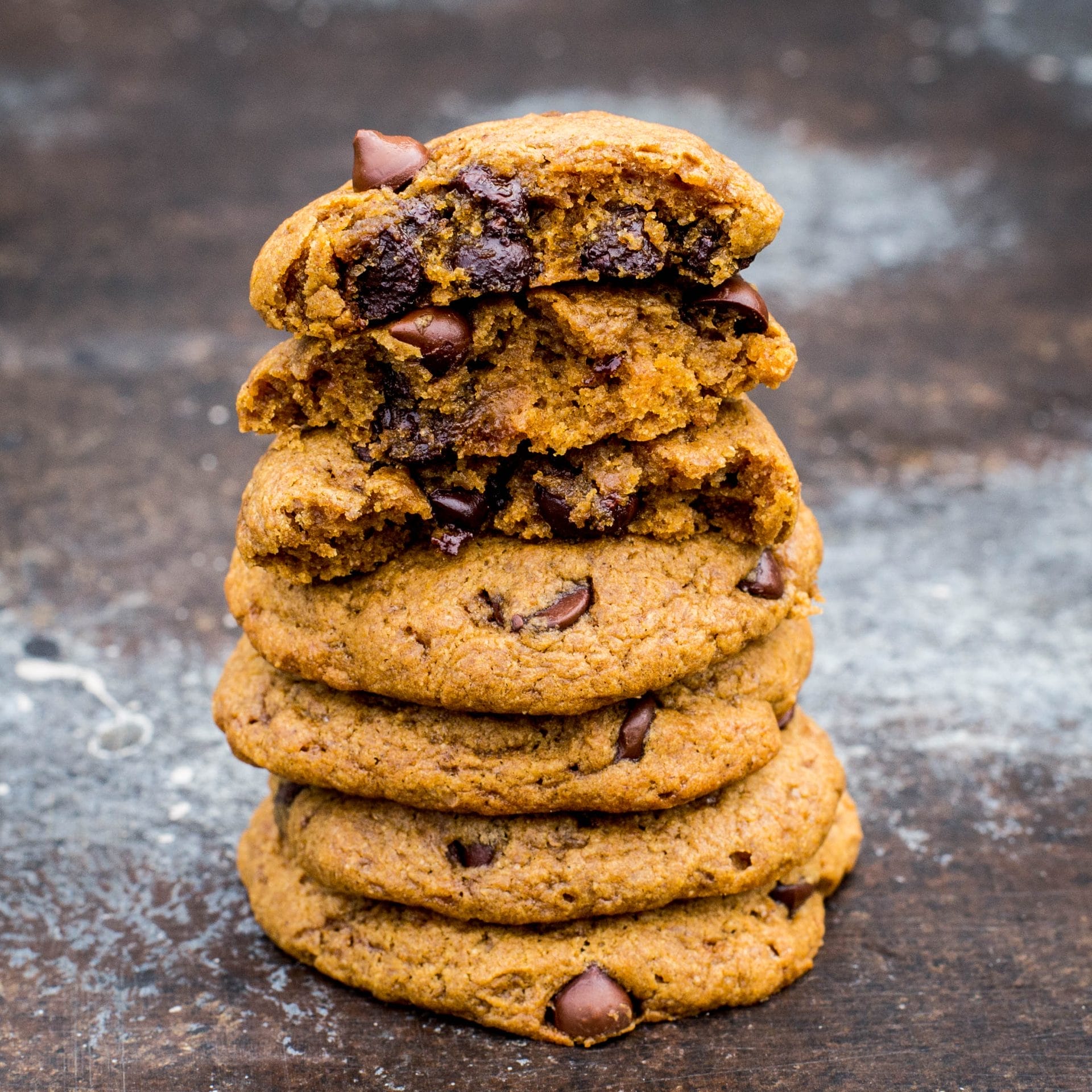 Chewy vegan pumpkin chocolate chip cookies