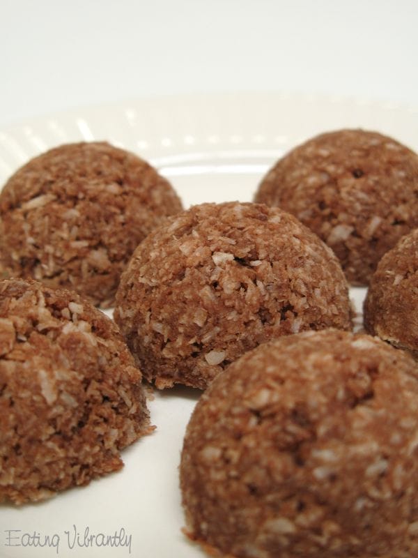 Raw Chocolate Coconut Macaroons