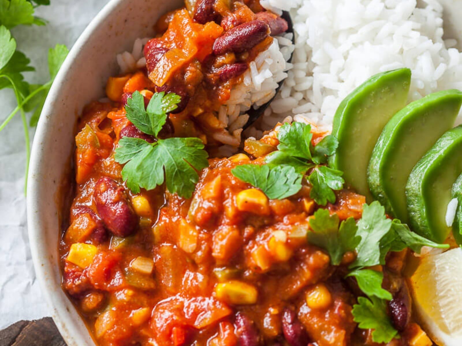 one-pot-spicy-vegan-chili-06