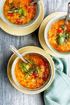 Tomato Basil Roasted Red Pepper Lentil Soup [Vegan]