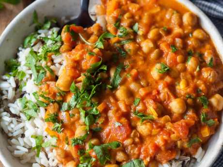 Vegan chickpea lentil coconut curry - One Green Planet