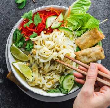 Asian Noodle Bowl with Yellow Curry Sauce