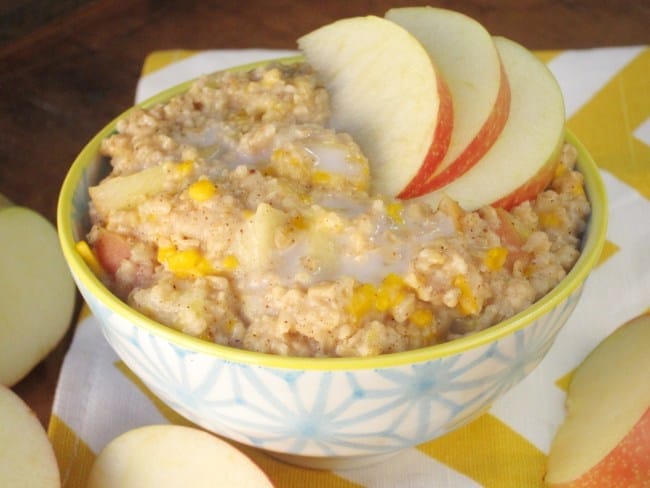 Vegan Cheddar apple pie oatmeal