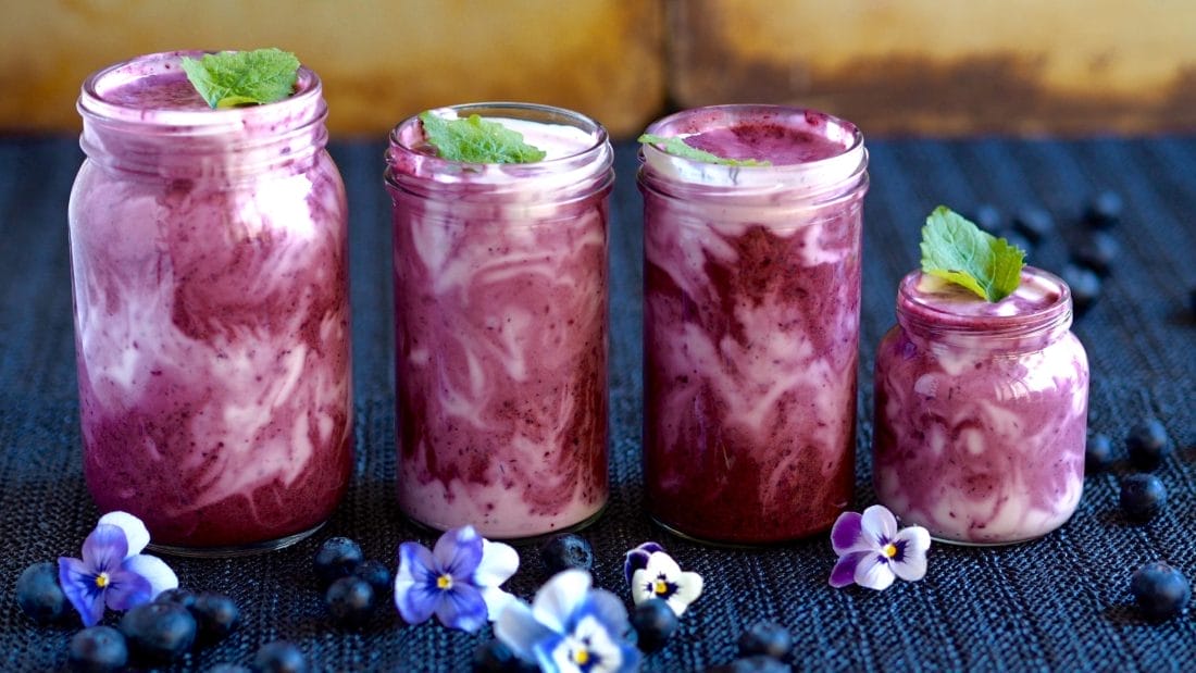 Blueberry-smoothie-parfait - One Green Planet
