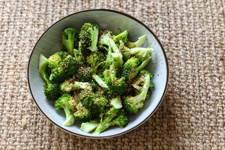 sesame-broccoli-wide