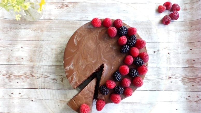 Salted Caramel Chocolate Tart - One Green Planet