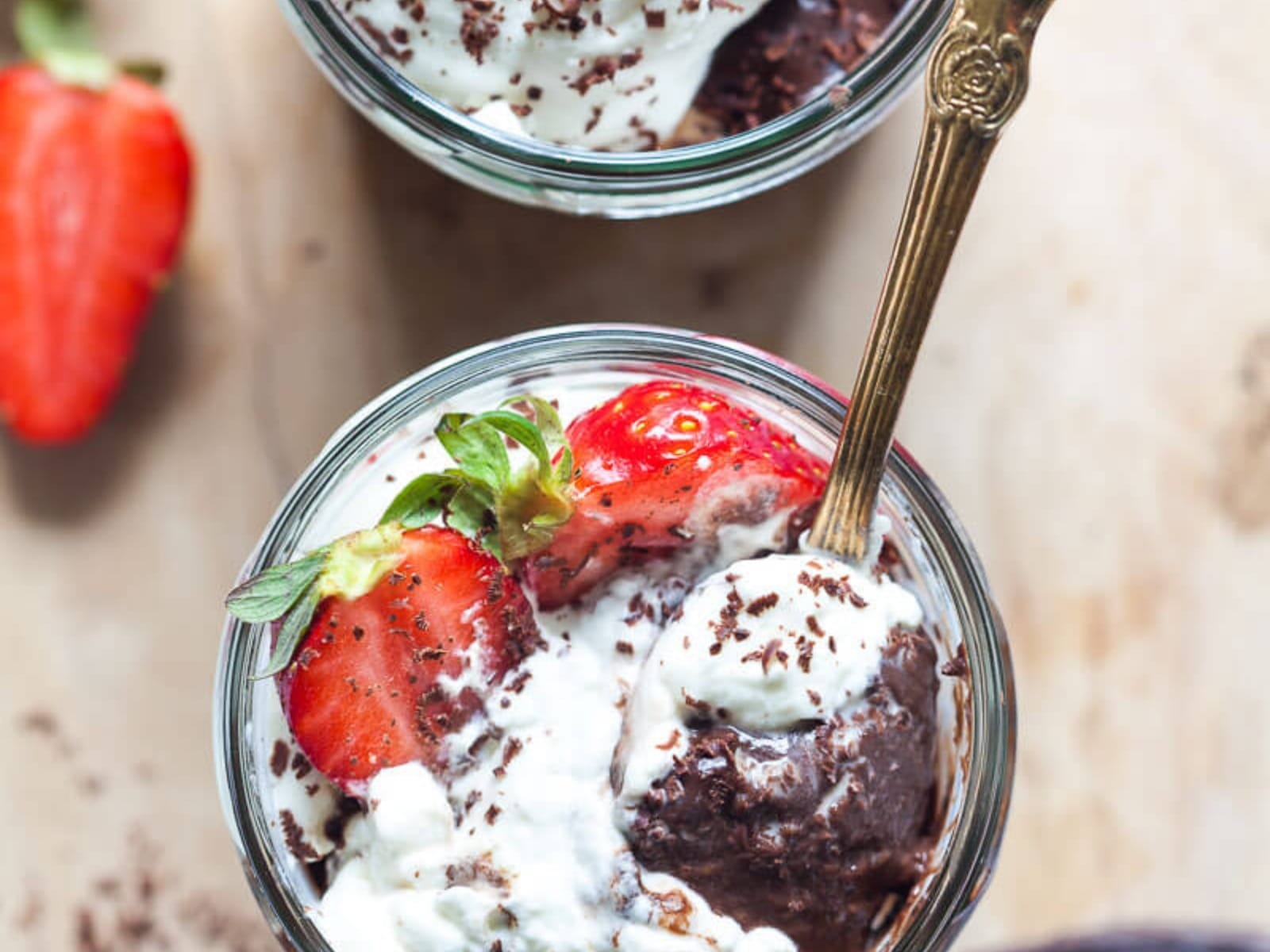 A deliciously creamy avocado chocolate pudding