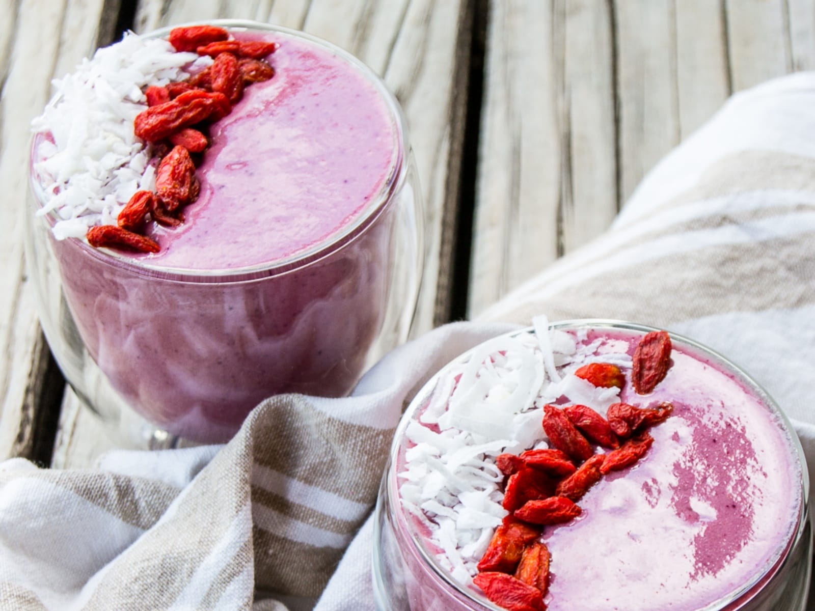 dairy-free high-Protein Berry Smoothie
