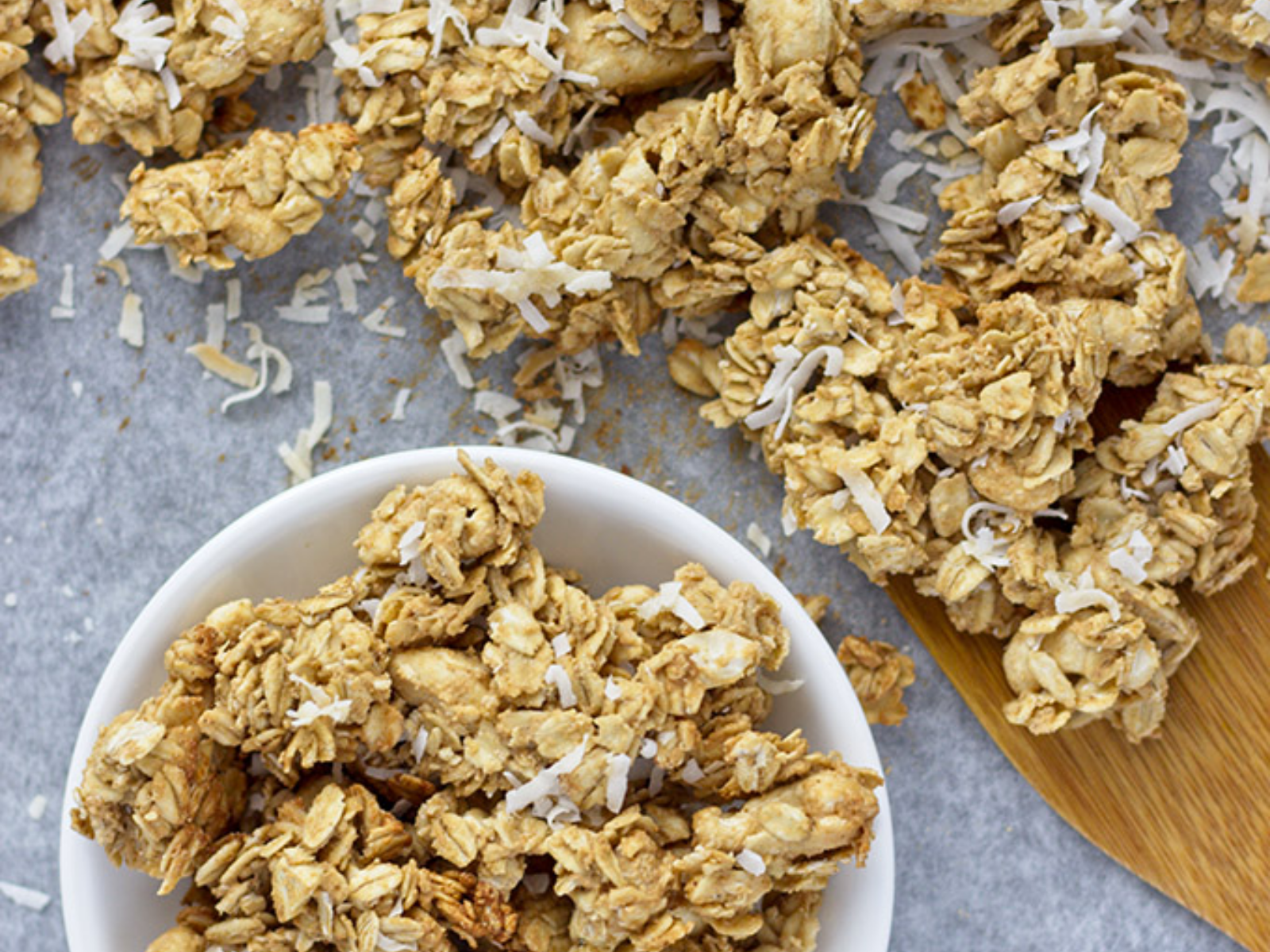 Vegan Cashew coconut granola