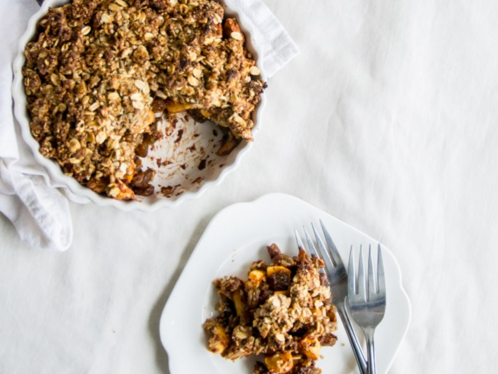 Vegan crumble with cinnamon apple and sunflower seeds