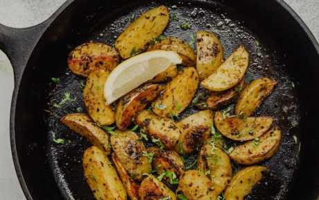 cast iron roasted potato wedges