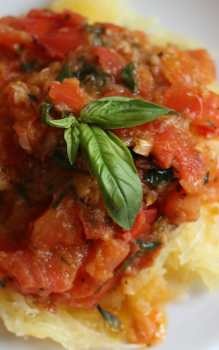 spaghetti squash with tomato sauce and basil