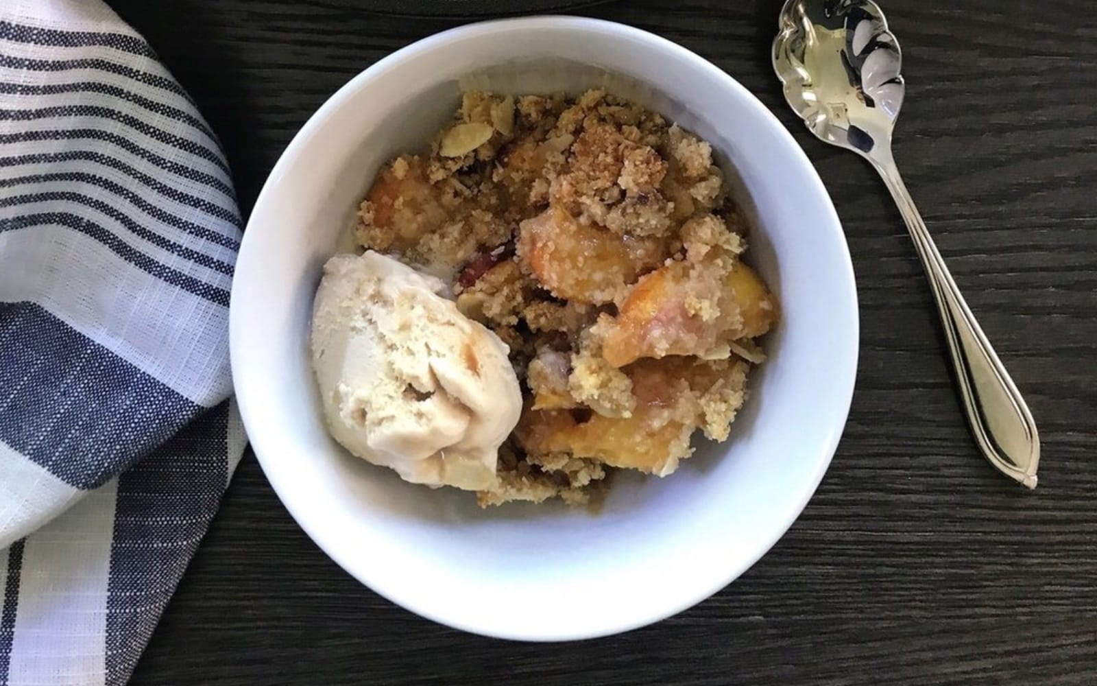 almond peach crisp