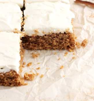 Vegan Cinnamon Roll Breakfast Bars