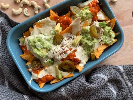 vegan Healthy Creamy Nacho Cheese Sauce and Nachos