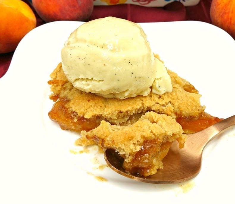 Paleo and Vegan Peach Cobbler