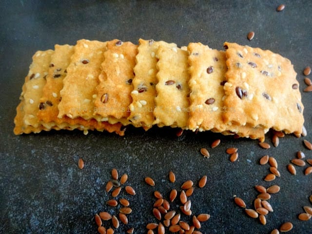 Wholegrain Flaxseed and Sesame Crackers/