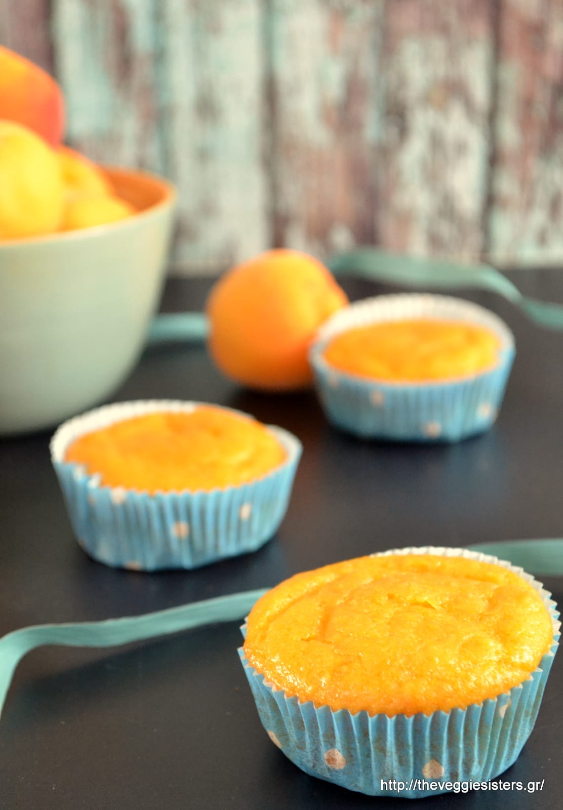 apricot muffins