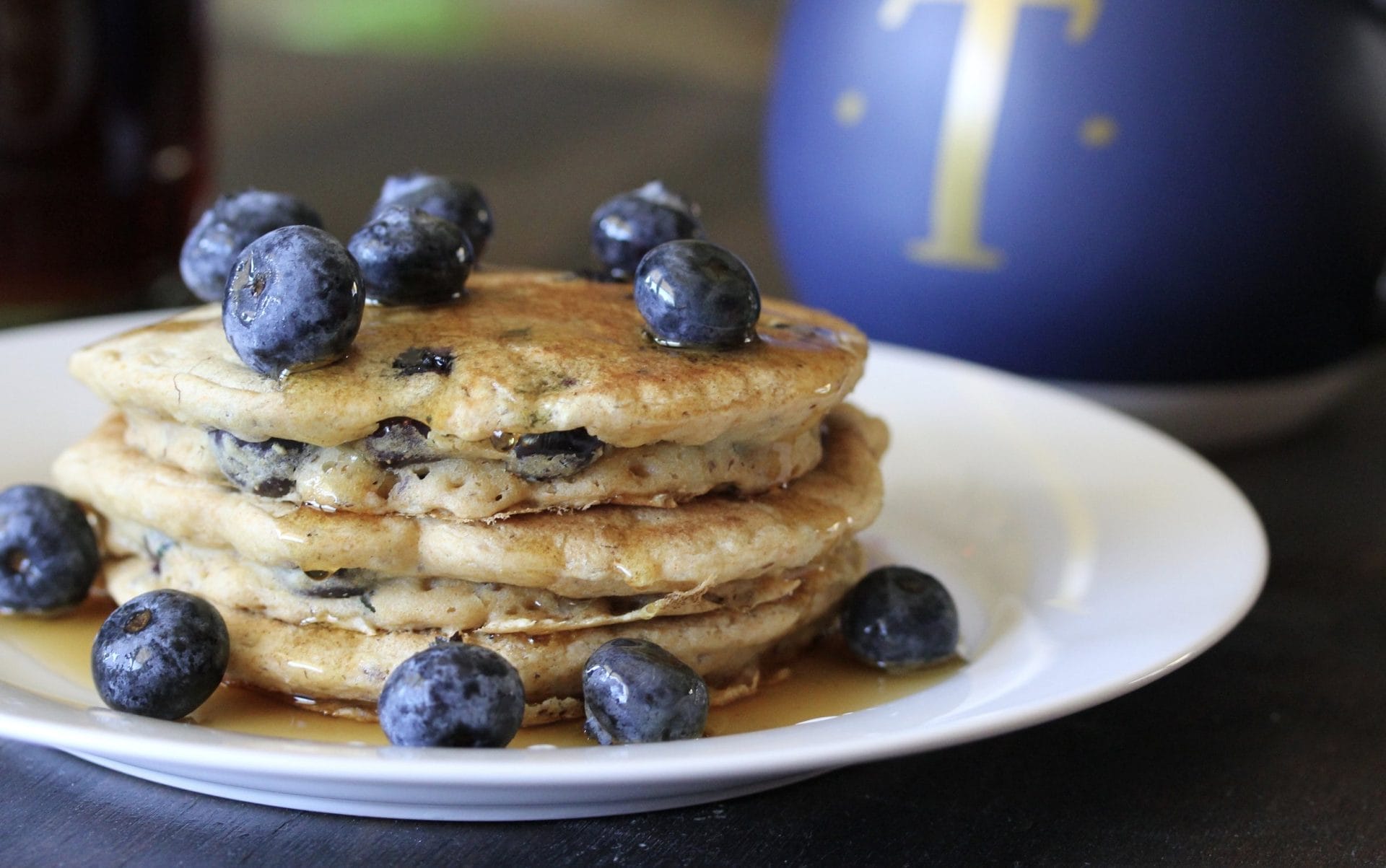 EASY WEEKEND MORNING PANCAKES