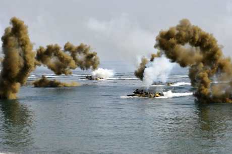 South Korea and US Marine Corps carrying out joint military exercises in 2013