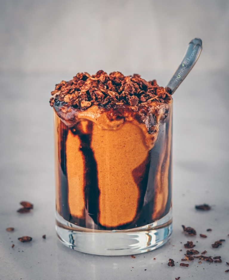 gingerbread molasses smoothie