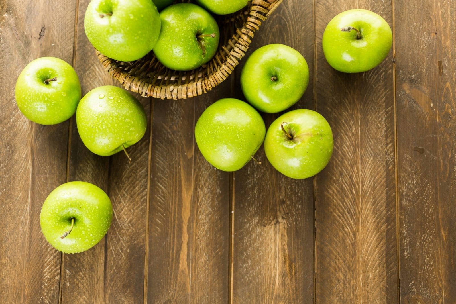 Organic Granny Smith apples on the table