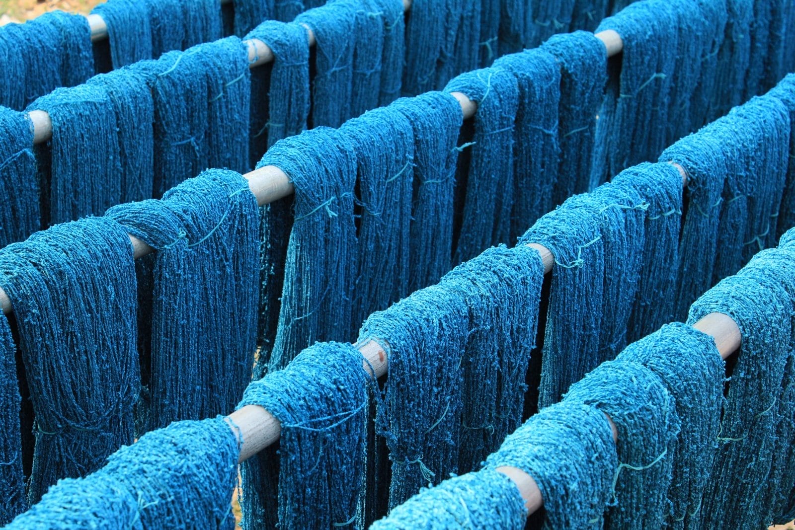 Yarn drying after dye, Drying thread